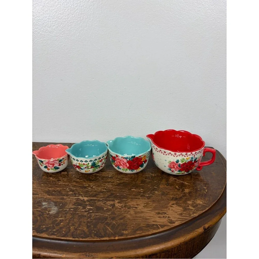 The Pioneer Woman Cheerful rose floral ceramic measuring cup set